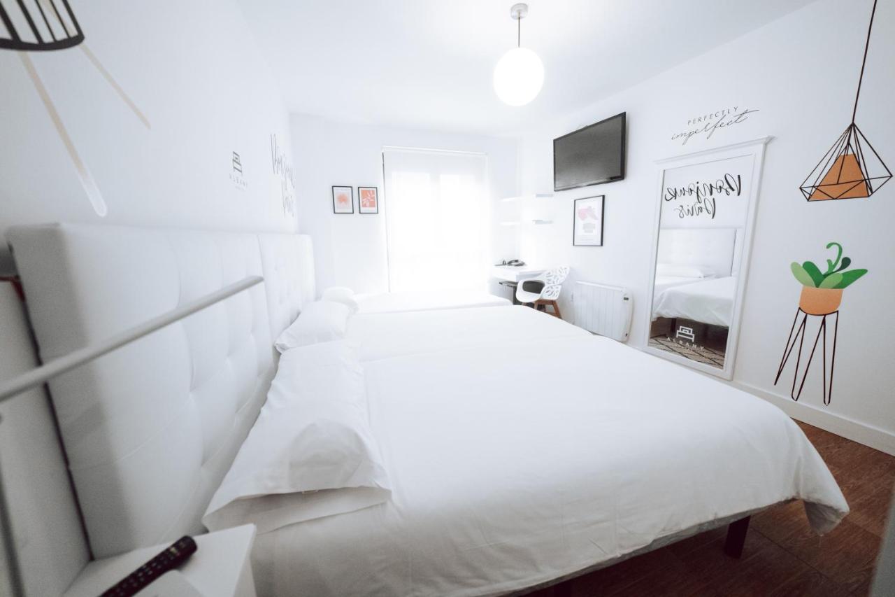 Hostal Misericordia Леон Экстерьер фото